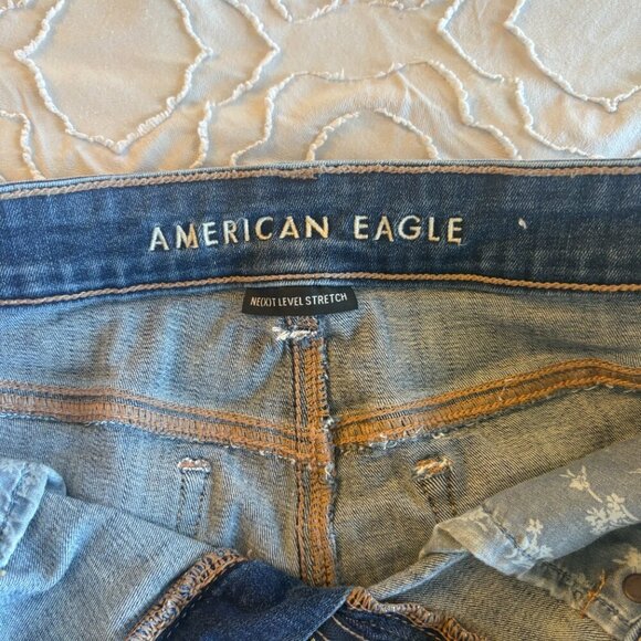 NWOT American Eagle Shortie Denim Shorts - Picture 3 of 6